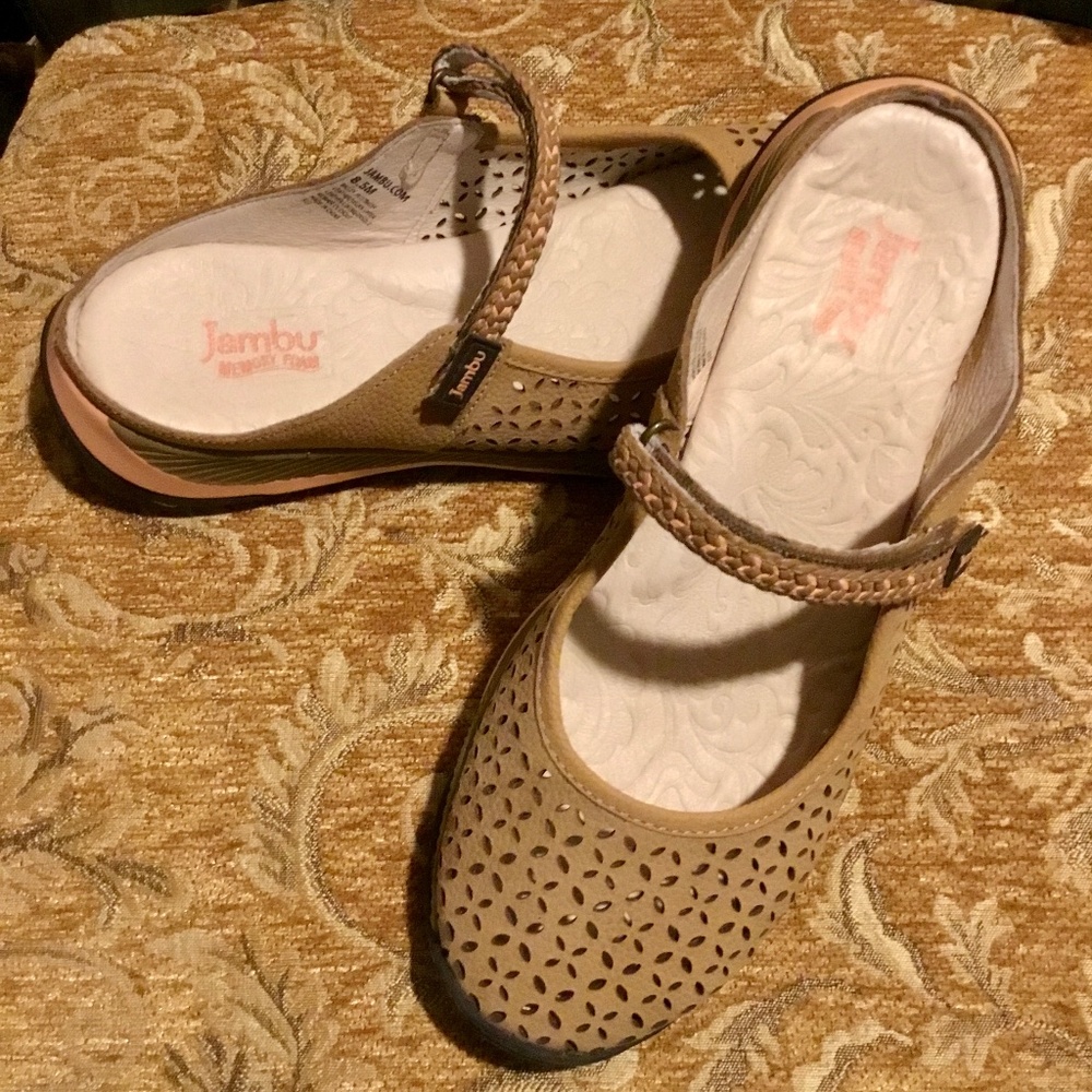 Jambu slipon sandals